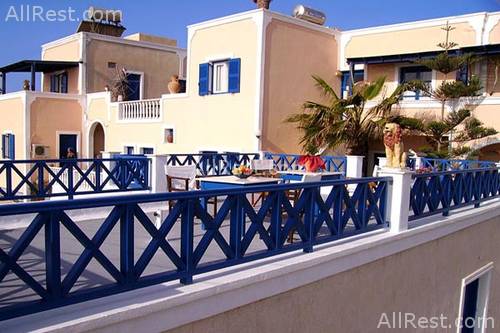 Thira Hotel Apartments 